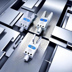 Colliers de moulage tout aluminium CRG 12 mm série GR12 avec interrupteur inductif et cylindre pneumatique - Product Image 1