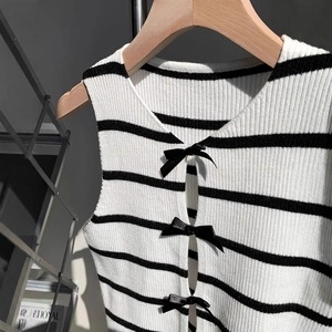 Top en tricot <span class=keywords><strong>rayé</strong></span> sans manches pour femmes, style européen <span class=keywords><strong>et</strong></span> américain, <span class=keywords><strong>noir</strong></span> <span class=keywords><strong>et</strong></span> <span class=keywords><strong>blanc</strong></span>, <span class=keywords><strong>gilet</strong></span> d'été - Product Image 4