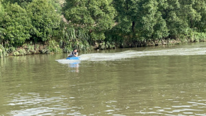 Mini bateau <span class=keywords><strong>de</strong></span> <span class=keywords><strong>jet</strong></span> <span class=keywords><strong>ski</strong></span> électrique pour les sports <span class=keywords><strong>de</strong></span> loisirs pour le <span class=keywords><strong>club</strong></span> aquatique <span class=keywords><strong>de</strong></span> pêche et la dérive <span class=keywords><strong>de</strong></span> cours d'eau en fibre <span class=keywords><strong>de</strong></span> verre durable - Product Image 5