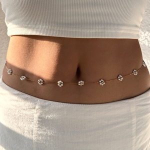 Conjunto de Collar y Pulsera de Cadena de Acero Inoxidable Chapado en Oro de 18k Resistente al Deslustre Joyería de Moda para Mujer con Delicada y Bonita Flor de Perla - Product Image 3