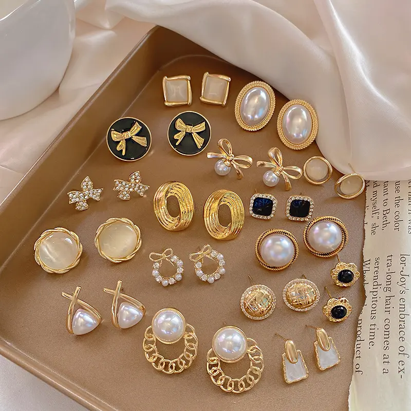 S925 Women Earrings Stud Earrings Baroque Pearl Earrings Ladies Fashion Jewelry Simple Design Accessories