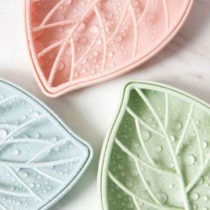 <b>Leaf</b> Shape Plastic Dish Double Layer Drain Soap Holder With Removable Tray - Product Image 6