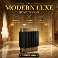 Comptoir de réception en bois rainuré vertical avec cadre en acier inoxydable doré, taille personnalisée pour restaurant, hôtel, bureau de réception