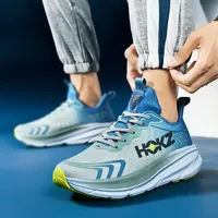 Chaussures de course ultralégères pour hommes et femmes, chaussures de sport à coussinets, baskets en maille, chaussures de marche tendance pour hommes, chaussures de plein air pour hommes