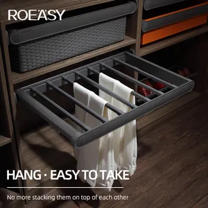 ROEASY Apparence moderne et fermeture en douceur Porte-pantalon propre et réglable en hauteur