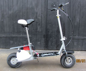 Vente flash HAYA 49cc scooter pliable à essence 2 temps, démarreur à manivelle, roues de 9 pouces, capacité de charge de 100 kg, vitesse maximale de <span class=keywords><strong>41</strong></span> à 50 km/h - Product Image 5