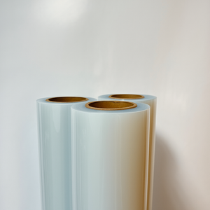 Rollo de Película de PVC de Alto Brillo, Larga Duración, para Laminación Industrial, Ancho Personalizable, Cumple con REACH, RoHS, Prop 65, Venta al Por Mayor - Product Image 2