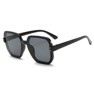 Gradient Color Sunglasses for Women Fashionable <b>Large</b> <b>Frame</b> Sunglasses for Men UV Resistant Sunglasses Wholesale - Product Image 6