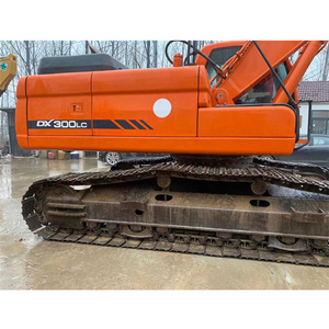 DOOSAN Engin de terrassement et d'excavation hydraulique DX300 d'occasion de haute qualité 30 tonnes 2020 Godet 1,6 m Puissance 147 kW - Product Image 4