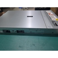 Serveur Dell PowerEdge R770 16 baies de disques de 2,5 pouces 2U à deux sockets, montable en rack, avec alimentation redondante à échange à chaud pour un fonctionnement 24h/24