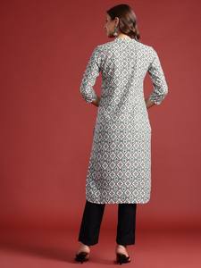 <b>Women</b> Ethnic Motifs Printed viscose rayon Kurta - Product Image 3