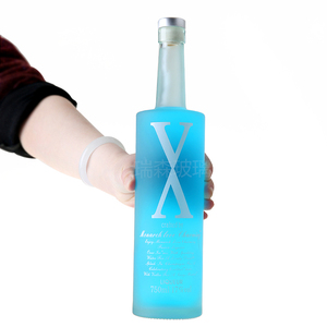 Botellas de <span class=keywords><strong>Vodka</strong></span> de Vidrio Delgado de Lujo con Logotipo y Etiqueta Personalizados, Botellas de Vidrio Esmerilado Azul para Vino de 750 ml, 700 ml y 500 ml - Product Image 1