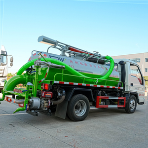 Camion d'assainissement à transmission manuelle 3-6 m³ de fabrication chinoise, utilisé avec un nettoyeur de canalisations à jet sous vide et un réservoir d'aspiration - Product Image 1