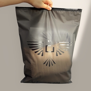 <span class=keywords><strong>Bolsas</strong></span> <span class=keywords><strong>de</strong></span> Plástico Transparente Personalizadas al por Mayor para Empaque <span class=keywords><strong>de</strong></span> Suéteres, Bolsa <span class=keywords><strong>con</strong></span> Cierre Hermético Negra, <span class=keywords><strong>Bolsas</strong></span> <span class=keywords><strong>con</strong></span> Cierre Deslizante Impresas <span class=keywords><strong>con</strong></span> Logotipo - Product Image 1