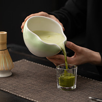 Ensemble de cérémonie du thé quatre pièces Nebula Matcha en céramique Dehua : Fouet à thé, Bol à thé avec couvercle, Tasse à thé à bec verseur, Support et Outils de cérémonie du thé de style Hyakumoto