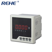 Panel Surya Menggunakan Voltmeter DC Digital Meter Panel Digital untuk Mengukur Tegangan