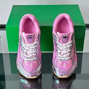 Zapatillas Deportivas de Diseño de Lujo BVO Rosadas 2025 con Líneas Elegantes y Combinación de Estilo Retro para Uso Diario - Product Image 4