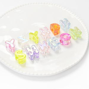 Perles de lettres en acrylique transparentes couleur AB, perles alphabet 3D irisées pour bijoux faits main, accessoires de loisirs créatifs personnalisés - Product Image 1
