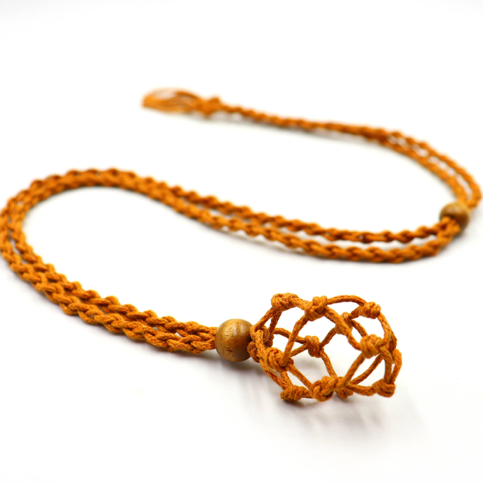 สีน้ำตาล