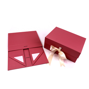 Wholesale Custom wedding favors bridesmaid paper gift box