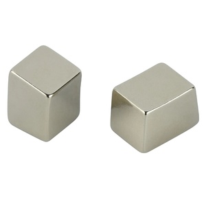 Magnete al neodimio di alta qualità, personalizzato, di forma irregolare, diverse dimensioni e dimensioni diverse, per applicazioni industriali - Product Image 1