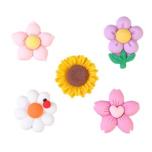 Grandes breloques en résine en forme de fleur, grandes fleurs de tournesol de dessin animé, décoration DIY pour coque de téléphone - Product Image 5