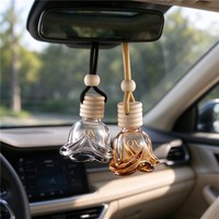 Diffuseur de parfum pour voiture en verre en forme de tulipe de 6 ml, bleu, marron, vert, orange, jaune, rose, transparent, avec bouchon en bois, à suspendre au rétroviseur