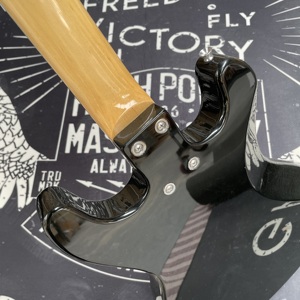 Guitarra Black <span class=keywords><strong>Deluxe</strong></span> Mark II Ventura Johney Ramne Mosrte Tun-A-Matic con sistema Stop Side/Back, madera maciza, envío rápido - Product Image 5