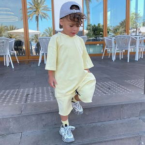 Tenues personnalisées pour enfants en bas âge, garçon et fille, streetwear d'été, t-shirt surdimensionné en coton 100% personnalisé, ensemble short, ensemble de vêtements unisexe pour enfants - Product Image 4