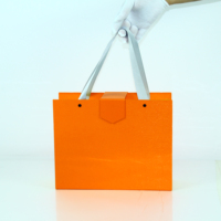 Caja de Cartón Corrugado Cuadrada Ecológica con Logotipo Personalizado, Cierre Magnético con Acabado Dorado, Recubrimiento UV, Impresión a Cuatro Colores