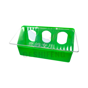 GSF G2193 Mangeoire en plastique à trois trous Mangeoire en plastique PP Pigeon Mangeoire pour oiseaux Mangeoire pour perroquets Bol suspendu à des cages à mezzanine - Product Image 3