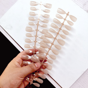 S/<span class=keywords><strong>M</strong></span>/<span class=keywords><strong>M</strong></span> 30 Stuks Franse Nagel Tips Full-Cover Medium Vorm Naakt Basiskleur Kunstnagels Tips Druk Op Nagels Leverancier - Product Image 2