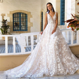 V-Neck Halter A-Line Wedding Dress <b>White</b> <b>Lace</b> Long Train Backless Bridal Gown European Style - Product Image 3