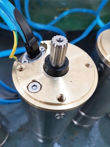 ปั๊มน้ำบาดาลแบบจุ่มใต้น้ำ 4 นิ้ว 48V 750W 1 แรงม้า ทำจากสแตนเลส ใช้พลังงานแสงอาทิตย์ สำหรับการชลประทานทางการเกษตร - Product Image 3