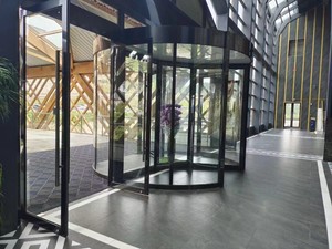 Porta Girevole a Tre Ante: Massima Sicurezza e Durabilità Elevata - Funzionamento Fluido, Affidabile, Lunga Durata, Silenziosa - Product Image 3