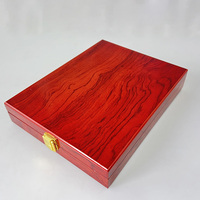 Plaque de certificat en bois pliable rouge personnalisée Rectangle MH-NJ0322 Prix Trophée de plaque en bois personnalisé