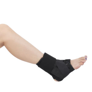 Chevillère Orthopédique Unisexe de Basket-ball Respirante à Lacets avec Manchon Flexible pour un Soutien Universel - Product Image 3