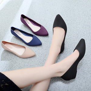 Novedad 2022 al por mayor: Zapatillas planas de gelatina cómodas para mujer, estilo coreano, color caramelo, impermeables, informales de verano, alta calidad. - Product Image 1