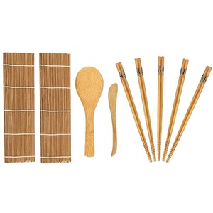 Incluye 2 esteras rodantes para <span class=keywords><strong>sushi</strong></span>, 5 pares de palillos, 1 paleta, 1 esparcidor, <span class=keywords><strong>Kit</strong></span> para hacer <span class=keywords><strong>sushi</strong></span> de bambú para principiantes - Product Image 1