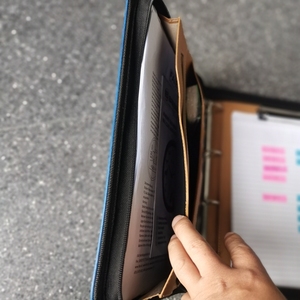 Hotroyal màu xanh A4 dây kéo biểu tượng cá nhân tùy chỉnh <span class=keywords><strong>padfolio</strong></span> với clipboard giấy vali phong cách Pháp lý tài liệu tổ chức thư mục - Product Image 3
