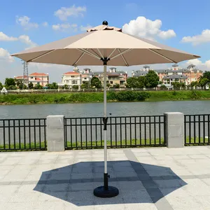 Hete Verkoop Hoge Kwaliteit Kaki Patio Buiten Parasol Grote Zon 2.7M Aluminium Restaurant Zonne-Energie Paraplu Delen Outdoor