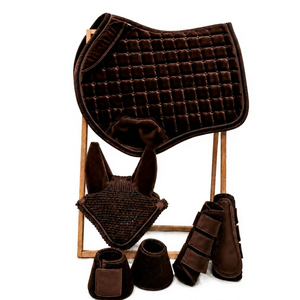 Ensemble de tapis de selle en velours marron de luxe, voile anti-mouches respirant, protège-tibias en toile/protège-tibias en maille |   Ensemble d'équipement équestre anglais robuste - Product Image 1