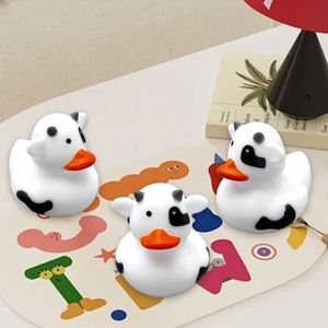 Lot de jouets de bain miniatures personnalisables avec logo, flottants, à presser, en caoutchouc sûr, résistants à l'eau, unisexe - Product Image 4