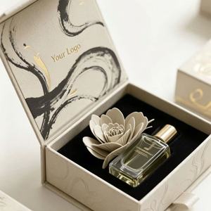 Caja de Regalo para Perfume con Diseño de Mármol y Lámina Dorada, Caja con Relieve Artístico Estilo Libro, Empaque Premium para Fragancias - Product Image 4