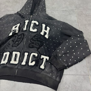 Felpa con Cappuccio Vintage Personalizzata da Uomo, Effetto Invecchiato, Stampa DTG, Strass sul Cappuccio, Polsini a Triplo Strato, Stile Streetwear - Product Image 3
