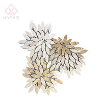 Mosaïque de marbre découpée au jet d'eau, motif floral pour la décoration des murs de salle de bain et d'entrée, OEM personnalisé en stock