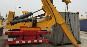 Semirremolque esqueleto de chasis contenedor de acero de 3 ejes 20 pies 40 pies <span class=keywords><strong>remolque</strong></span> contenedor de carga automática con grúa móvil - Product Image 3