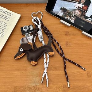 Porte-clés mousqueton au design original et unique, pendentif simple pour blogueurs Instagram, personnalisé 'Série Miu Chien saucisse' - Product Image 3