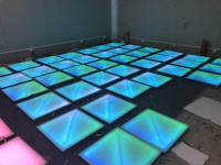 Premium DJ-Bühnendekoration DMX512 LED-Beleuchtete Paneele Mehrfarbige Diagonale Kreuzlichter Schallaktivierte Disco-Tanzfläche