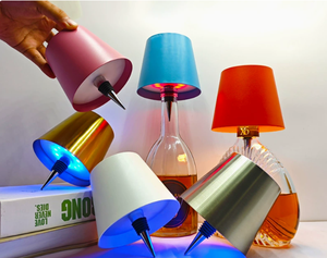 Lámpara de <span class=keywords><strong>Mesa</strong></span> LED Recargable con Forma de Botella de Vino, RGB, con Luz Ambiental Integrada para Uso Nocturno en Bares/Restaurantes - Product Image 5